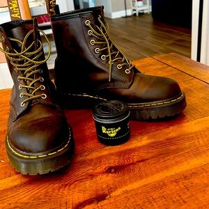 Dr. Martin Men’s Boots Brown